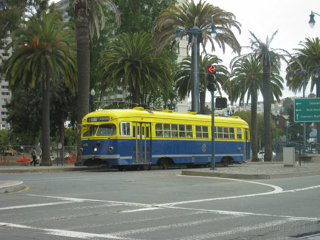2011 Bay 2 Breakers Saturday 0055.JPG - I was able to participate in the 2011, 100th anniversary of the San Francisco Bay to Breakers 12K race. A great weekend for sight seeing and racing.